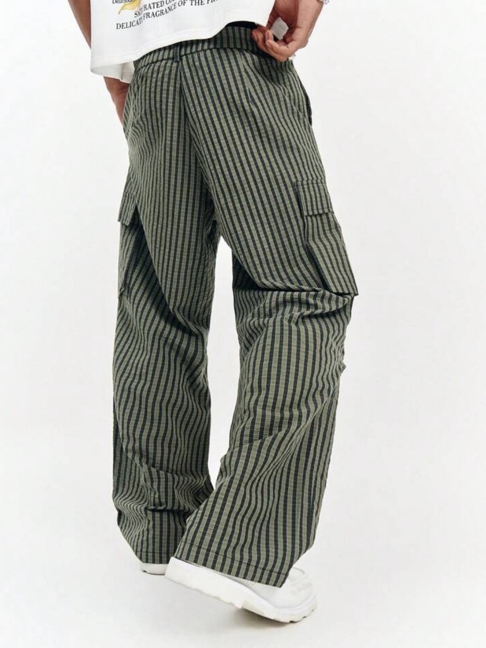 Striped Cargo Wide-Leg Pants in Olive Green with Red Star - Picture 5 of 7